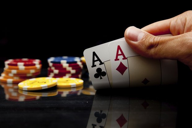 Is it legal to play poker online in canada